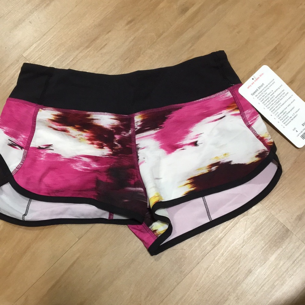 Lulu lemon speed short size 4!!